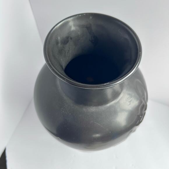 Large Haeger Floor Vase Matte Black Embossed Flowers 13” 7101 - Picture 5 of 9